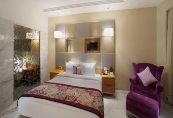 Orange Megastructure LLP, upcoming as Le Meridien, Surat has rooms with a private hot tub