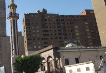 Al Hamed for Furnished Apartments has rooms with a private hot tub