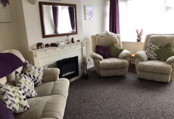 9 Gunfleet court has Balcony rooms