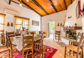 Aadonis Villa on the Sea allows 18 year olds to book a room