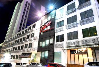 Tune Hotel - Waterfront Kuching allows 18 year olds to book a room