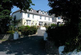 Hammonds Park Guest House allows 18 year olds to book a room