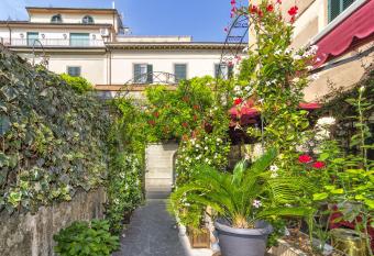 Hotel Amalfitana has Balcony rooms
