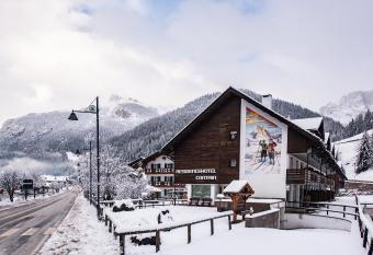 Residence Contrin has Balcony rooms