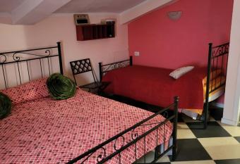 A casa di luca has rooms with a private hot tub