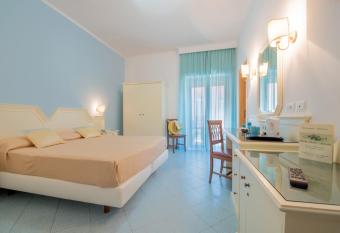 Hotel Ascot Sorrento allows 18 year olds to book a room