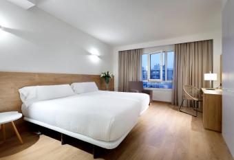 Apartaments SB Corona Tortosa allows 18 year olds to book a room