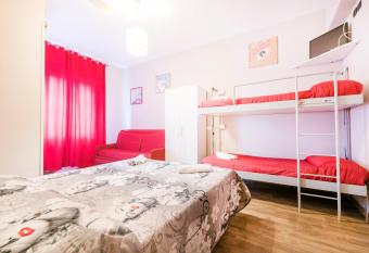 Ostello Le Sirene allows 18 year olds to book a room