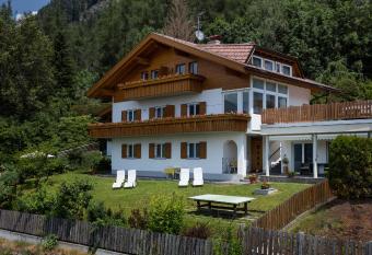 Haus Aron has Balcony rooms