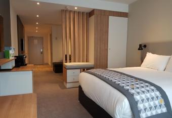 Holiday Inn Birmingham City, an IHG Hotel allows 18 year olds to book a room