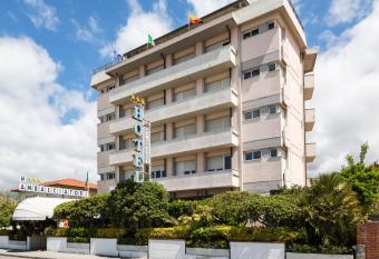 Hotel Ambasciatori allows 18 year olds to book a room