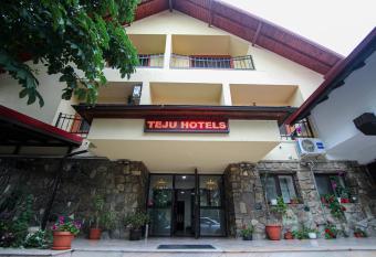 Teju Hotels allows 18 year olds to book a room