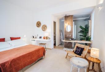 Break for two has Balcony rooms