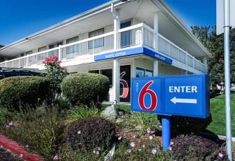 Motel 6 - Sparks, Nv - Airport - Sparks allows 18 year olds to book a room