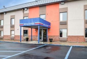 Motel 6 Toledo Oh allows 18 year olds to book a room