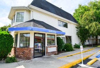 Motel 6-Wethersfield, CT - Hartford has Smoking rooms
