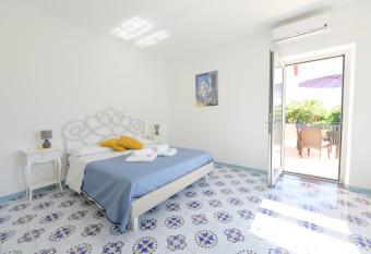 B&B Mediterraneo allows 18 year olds to book a room