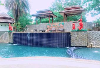 Thai Modern Resort & Spa allows 18 year olds to book a room