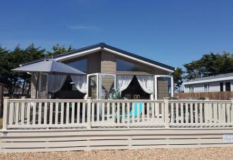 Southsea, Beach and Beauty Lodges has Balcony rooms