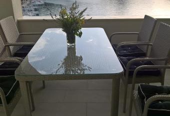 Apartman Zaklopatica has Balcony rooms