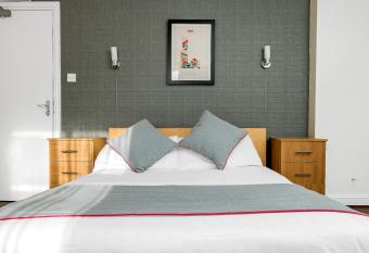 Flexistay Tulsi Aparthotel allows 18 year olds to book a room