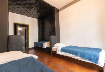 Mega Loft has rooms with a private hot tub