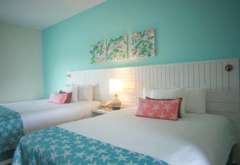 Pelican Bay Hotel has Balcony rooms