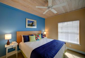 Bayside Villas by Islander Resort has Balcony rooms