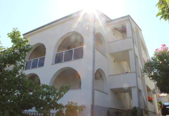 Studio Marina allows 18 year olds to book a room