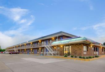 Motel 6 Salina Ks allows 18 year olds to book a room
