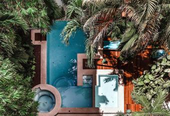 Fabiola Condo Hotel has Balcony rooms