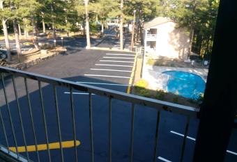 Travelers Inn has Balcony rooms