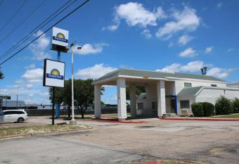 Days Inn by Wyndham Waco University Area allows 18 year olds to book a room