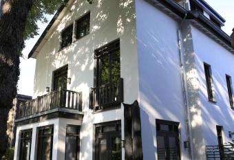 Boutique Hotel Villa Kranenbergh allows 18 year olds to book a room