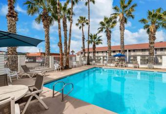 Motel 6 Casa Grande has Smoking rooms