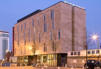 Sleeperz Hotel Cardiff allows 18 year olds to book a room