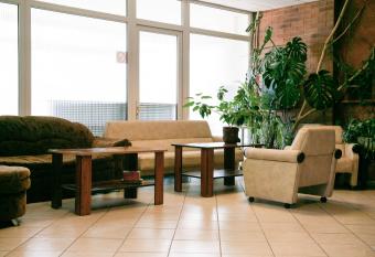 Motelis Jonu  iai allows 18 year olds to book a room