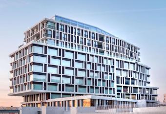 Radisson Blu Hotel, Bruges allows 18 year olds to book a room