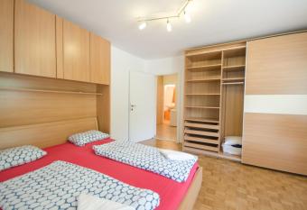 Apartment near the train station has Balcony rooms