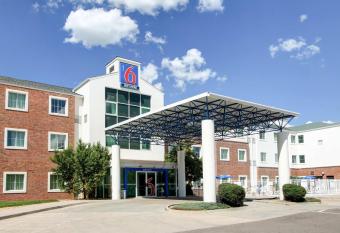 Motel 6 Aurora, Co - East Aurora allows 18 year olds to book a room