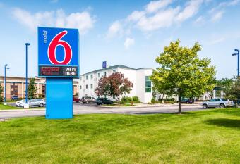 Motel 6 Chicago Joliet I-55 allows 18 year olds to book a room