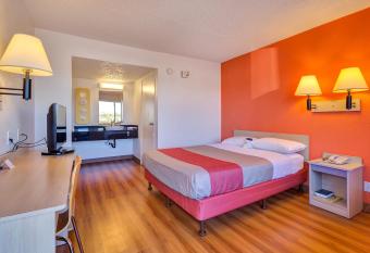 Motel 6 Vallejo Six Flags West allows 18 year olds to book a room