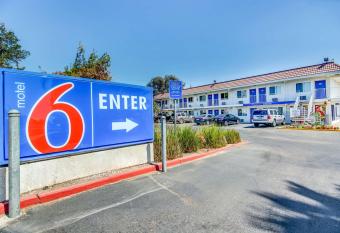 Motel 6 Stockton - Charter Way West allows 18 year olds to book a room