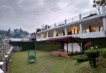 The View Villa has Smoking/Balcony rooms