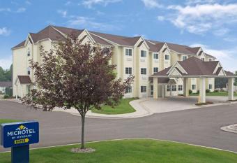 Microtel Inn & Suites by Wyndham Cheyenne allows 18 year olds to book a room