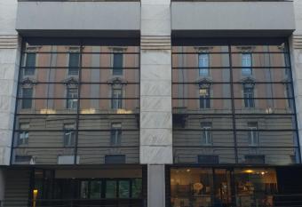 Bergamo City Apartments has Balcony rooms