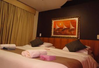 Premium Flats Berrini has rooms with a private hot tub