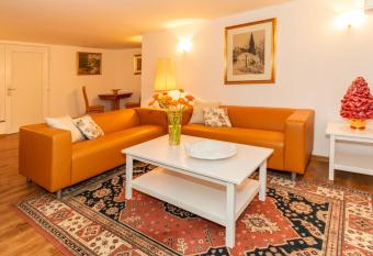 Apartma Spaans has Balcony rooms