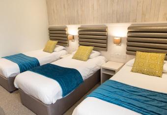 St Ives Hotel has Balcony rooms