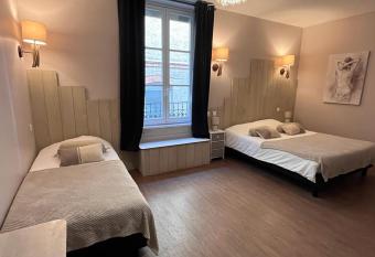 Hotel du Pot d Etain allows 18 year olds to book a room